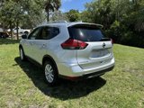 Used 2017 Nissan Rogue SV image 4