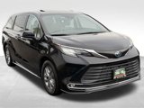 Used 2023 Toyota Sienna XLE image 3