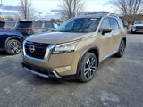 New 2025 Nissan Pathfinder Platinum image 3