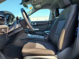 Used 2023 Ford Explorer XLT image 4