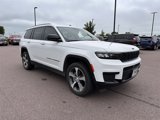 Used 2023 Jeep Grand Cherokee L Laredo image 3