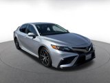 Used 2024 Toyota Camry SE image 3