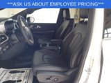New 2025 Chrysler Pacifica Select image 3