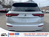 Used 2022 Mitsubishi Outlander SEL image 3