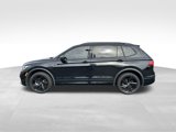 Used 2024 Volkswagen Tiguan SE R-Line image 2