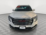 Used 2022 GMC Terrain SLT image 2
