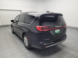 Used 2022 Chrysler Pacifica Touring-L image 5