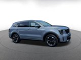 Used 2024 Kia Sorento S image 2
