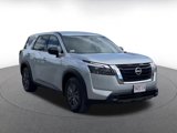 Used 2024 Nissan Pathfinder S image 2