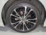Used 2018 Toyota Camry SE image 3
