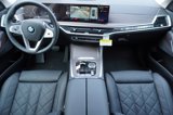 New 2025 BMW X7 xDrive40i w/ Parking Assistance Package image 3