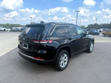Used 2023 Jeep Grand Cherokee Limited image 3