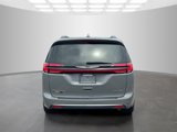 Used 2022 Chrysler Pacifica Limited image 5