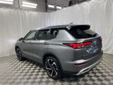 Used 2024 Mitsubishi Outlander SE Black Edition image 4