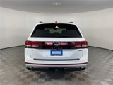 New 2025 Volkswagen Atlas Peak Edition SE image 5