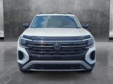 Used 2024 Volkswagen Atlas Peak Edition SEL image 2