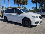 New 2024 Chrysler Pacifica Limited w/ S Appearance Package image 2