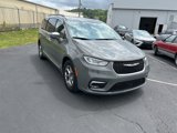 Used 2022 Chrysler Pacifica Limited image 2