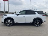 New 2025 Nissan Pathfinder Platinum image 2