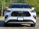 New 2025 Toyota Highlander Platinum image 3