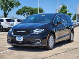New 2025 Chrysler Pacifica Select image 2