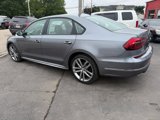 Used 2018 Volkswagen Passat 2.0T R-Line image 5