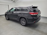 Used 2019 Toyota Highlander XLE image 3
