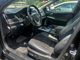 Used 2014 Toyota Camry SE image 2