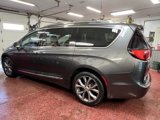 Used 2017 Chrysler Pacifica Limited w/ Tire & Wheel Group image 2