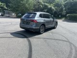 Used 2021 Volkswagen Tiguan SE image 3