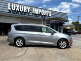 Used 2018 Chrysler Pacifica Touring-L Plus w/ Tire & Wheel Group image 4
