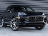 Certified 2025 Porsche Cayenne image 2