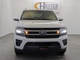 Used 2023 Ford Expedition XLT image 3