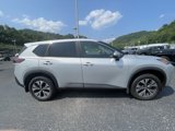Used 2022 Nissan Rogue SV image 2
