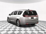 New 2025 Chrysler Pacifica Select image 5