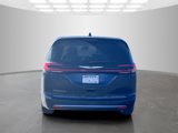 New 2025 Chrysler Pacifica Select image 4