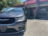 Used 2022 Chrysler Pacifica Touring-L image 4