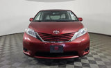Used 2017 Toyota Sienna LE image 3
