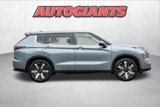 New 2025 Mitsubishi Outlander SE image 3