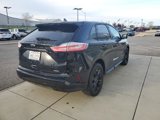 Certified 2024 Ford Edge SE w/ Black Appearance Package image 5