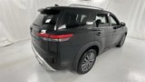 New 2025 Nissan Pathfinder SL w/ SL Premium Package image 3