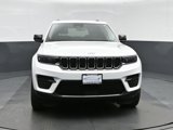 Used 2023 Jeep Grand Cherokee Laredo image 2