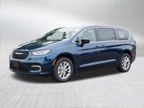 New 2025 Chrysler Pacifica Select image 3