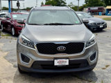 Used 2017 Kia Sorento LX w/ LX Convenience Package image 3
