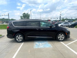 Used 2017 Chrysler Pacifica Touring-L Plus image 5
