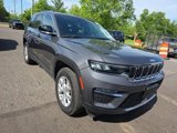 Used 2024 Jeep Grand Cherokee Limited image 2