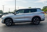 Used 2023 Mitsubishi Outlander SE image 4