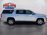 Used 2017 Chevrolet Suburban LT image 2