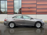 Used 2016 Toyota Camry LE image 2