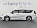 New 2025 Chrysler Pacifica Limited image 3